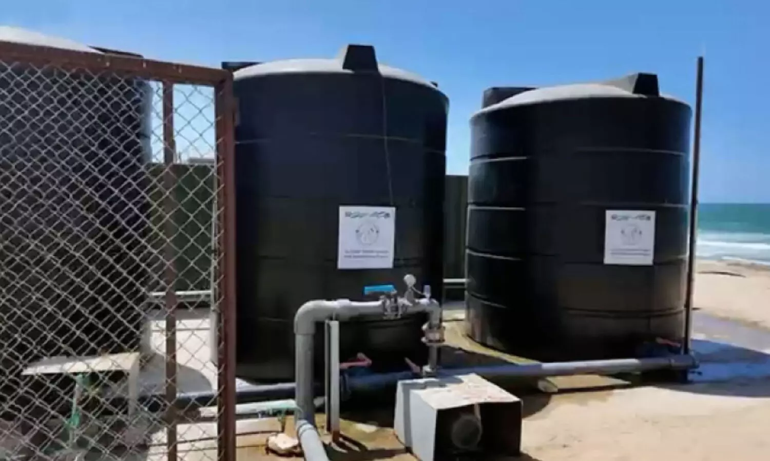 ഗ​സ്സ​യി​ൽ കു​ടി​നീ​രൊ​ഴു​ക്കി യു.​എ.​ഇ; പ്ര​ധാ​ന ജ​ല​സേ​ച​ന പൈ​പ്പ്​​ലൈ​ൻ പ​ദ്ധ​തി ഉ​ദ്​​ഘാ​ട​നം ചെ​യ്തു