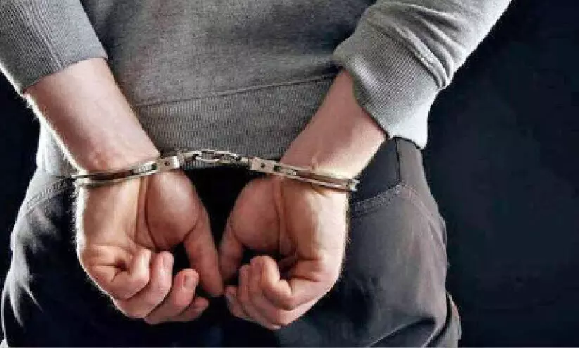 ഒളിച്ചോടിയ ഗാർഹിക തൊഴിലാളികൾക്ക് താമസസൗകര്യം ഒരുക്കിയയാൾ അറസ്റ്റിൽ ഒളിച്ചോടിയ ഗാർഹിക തൊഴിലാളികൾക്ക് താമസസൗകര്യം ഒരുക്കിയയാൾ അറസ്റ്റിൽ