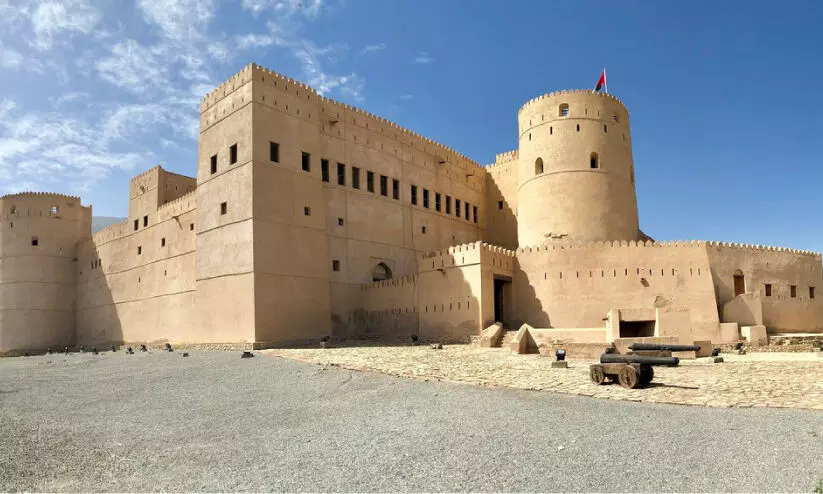 റുസ്താഖ് കോട്ട പുനരുദ്ധാരണം പുരോഗമിക്കുന്നു; 2027 നവംബർവരെ നീളുന്നതാണ് പദ്ധതി റുസ്താഖ് കോട്ട പുനരുദ്ധാരണം പുരോഗമിക്കുന്നു; 2027 നവംബർവരെ നീളുന്നതാണ് പദ്ധതി