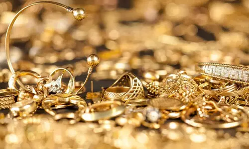 കു​തി​ച്ചു​യ​ർ​ന്ന് സ്വ​ർ​ണ​വി​ല