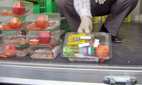 സ്കൂ​ൾ കാ​ന്റീ​നു​ക​ൾ​ക്ക് പു​തി​യ നി​യ​ന്ത്ര​ണ​ങ്ങ​ൾ; ഭ​ക്ഷ​ണം ആ​രോ​ഗ്യ​ക​ര​വും പോ​ഷ​ക സ​മൃ​ദ്ധ​വു​മാ​ക​ണം