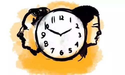 മ​ഴ​വി​ൽ​നി​റ​ങ്ങ​ളി​ൽ ആ​കാ​ശം