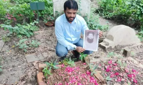 ഒടുവിൽ കുറ്റവിമുക്തൻ; മുംബൈ സ്‌ഫോടനക്കേസ് പ്രതിയുടെ ഖബറിടത്തിൽ വിധി ഉറക്കെ വായിച്ച് കുടുംബം