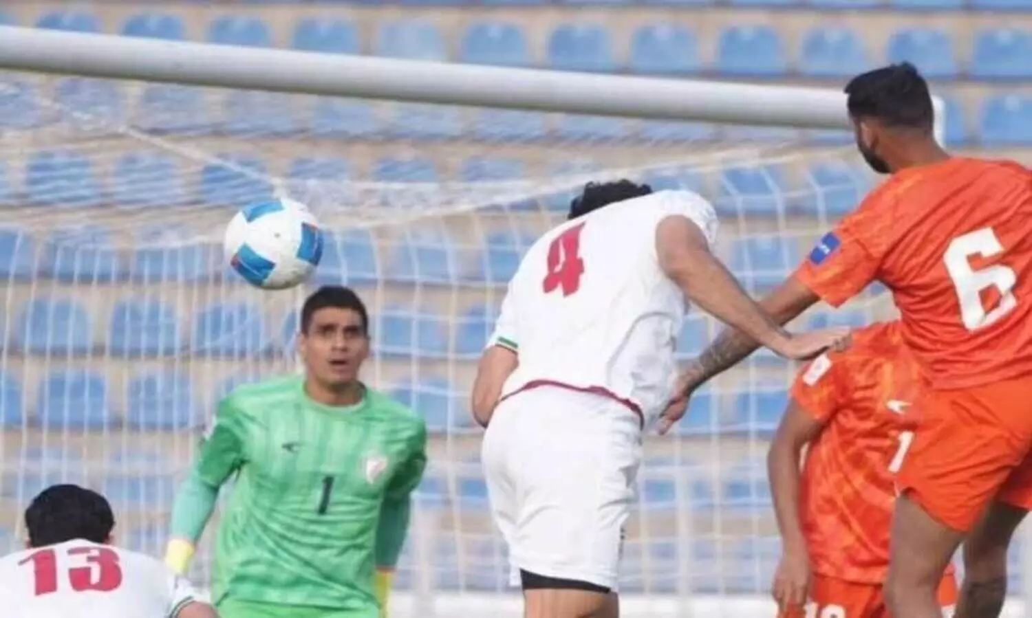 ഇറാനെ പിടിച്ചുകെട്ടിയ ആദ്യ പകുതി, അവസാന 30 മിനിറ്റിൽ മൂന്ന് ഗോളുകൾ; ഇറാനോട് പൊരുതിത്തോറ്റ് ഇന്ത്യ