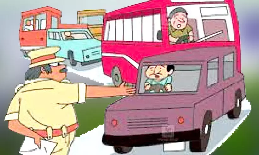 അടിപ്പാതയിലെ കുരുക്ക് മുറുകുന്നു; കൂടുതൽ ബസുകൾ ഓട്ടം നിർത്തും അടിപ്പാതയിലെ കുരുക്ക് മുറുകുന്നു; കൂടുതൽ ബസുകൾ ഓട്ടം നിർത്തും