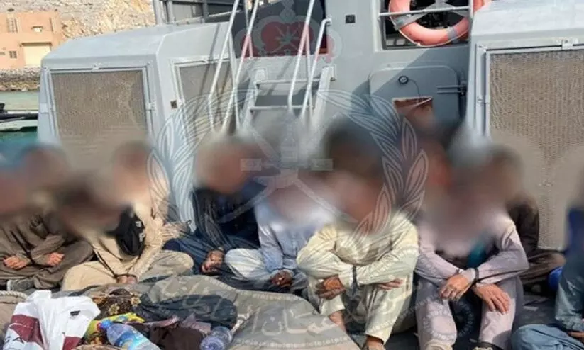 നുഴഞ്ഞുകയറ്റം; ഒമാനിൽ 21 വിദേശികൾ പിടിയിൽ നുഴഞ്ഞുകയറ്റം; ഒമാനിൽ 21 വിദേശികൾ പിടിയിൽ