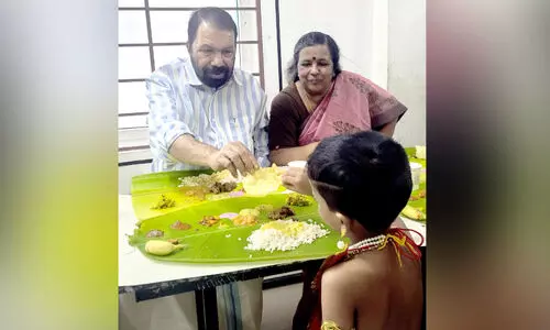 കുട്ടിമാവേലിക്കൊപ്പം ഓണമാഘോഷിച്ച്‌ മന്ത്രിയപ്പൂപ്പൻ