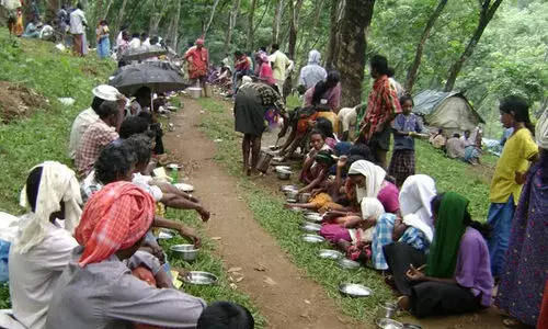 ചെങ്ങറയിലെ 1136 കുടുംബങ്ങളെ പുനരധിവസിപ്പിക്കാനുള്ള നടപടികള്‍ വേഗത്തിലാക്കാന്‍ മുഖ്യമന്ത്രിയുടെ നിര്‍ദേശം