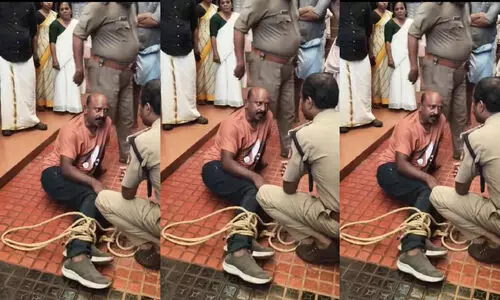 പഞ്ചായത്ത് ഓഫിസിൽ പെട്രോളും കത്തിയുമായി മധ്യവയസ്കന്റെ പരാക്രമം