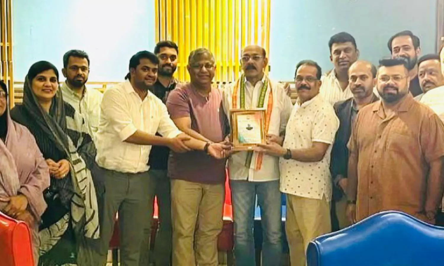 ഹ​മീ​ദ് കേ​ളോ​ത്തി​ന് ഒ.​ഐ.​സി.​സി കോ​ഴി​ക്കോ​ട് ജി​ല്ല ക​മ്മി​റ്റി യാ​ത്ര​യ​യ​പ്പ്