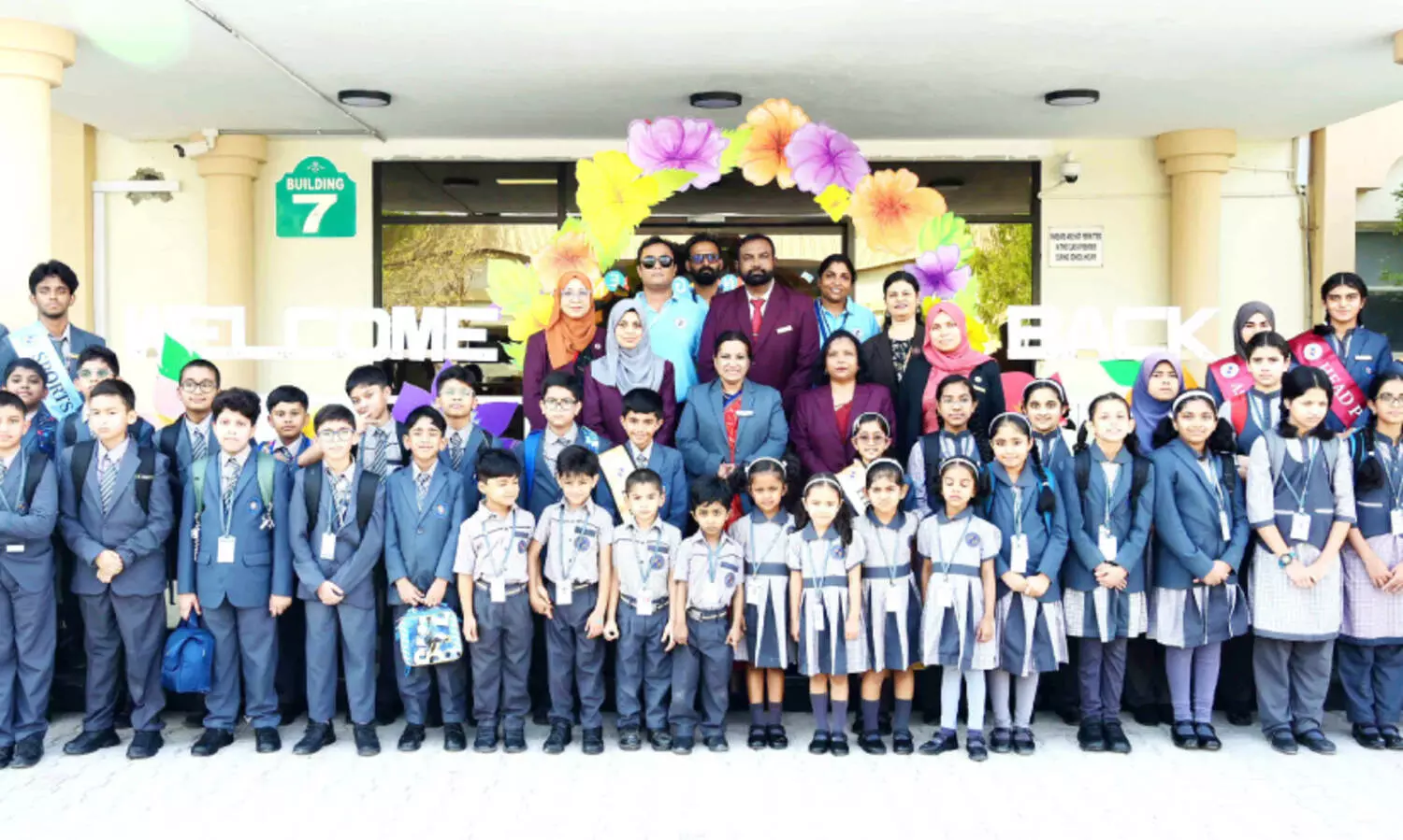 വേ​ന​ല​വ​ധി​ക്കു​ശേ​ഷം എ.​ഇ.​എ​സ് സ്കൂ​ളി​ൽ വി​ദ്യാ​ർ​ഥി​ക​ളെ സ്വീ​ക​രി​ച്ചു