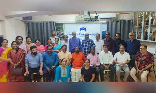 വിദ്യാധരൻ മാസ്റ്ററെ ആദരിച്ച് അഹമ്മദാബാദ് കേരള സമാജം