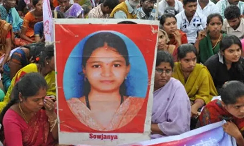 തി​മ​റോ​ഡി​ക്കും മ​ട്ട​ന്ന​ന​വ​റി​നും എ​തി​രെ വീ​ണ്ടും കേ​സു​ക​ൾ