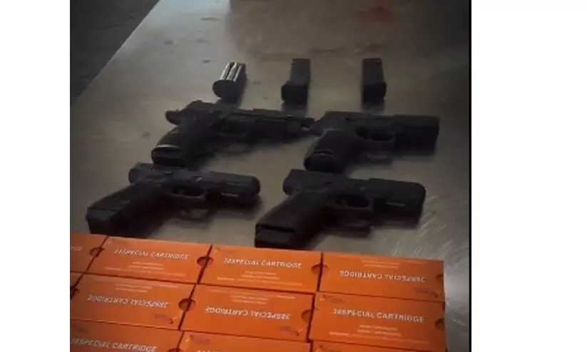 അബൂസംറ അതിർത്തിയിൽ ആയുധങ്ങൾ പിടികൂടി