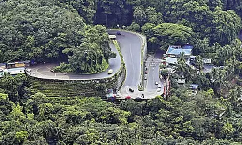 ഓണാ​വ​ധിധിയെത്തി; പരിഹാരമാകാതെ ചുരംയാത്ര