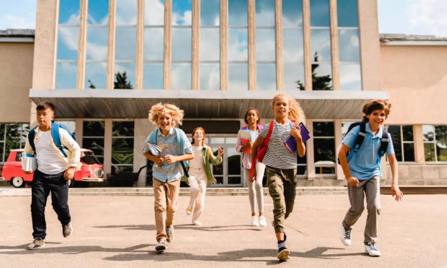 പു​തി​യ അ​ധ്യ​യ​നവ​ർ​ഷം സ്വ​കാ​ര്യ സ്‌​കൂ​ളു​ക​ളി​ൽ ഫീ​സ് വ​ർ​ധ​ന​യി​ല്ല     പു​തി​യ അ​ധ്യ​യ​നവ​ർ​ഷം സ്വ​കാ​ര്യ സ്‌​കൂ​ളു​ക​ളി​ൽ ഫീ​സ് വ​ർ​ധ​ന​യി​ല്ല