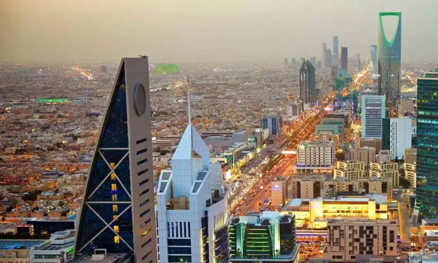 ഡി​ജി​റ്റ​ൽ കാ​ല​ഘ​ട്ട​ത്തി​ൽ കു​ട്ടി​ക​ളു​മാ​യി സ​ഹ​വ​ർ​ത്തി​ത്വം പു​ല​ർ​ത്തു​ന്ന​തി​ൽ സൗ​ദി ര​ക്ഷി​താ​ക്ക​ൾ മു​ൻ​പ​ന്തി​യി​ൽ