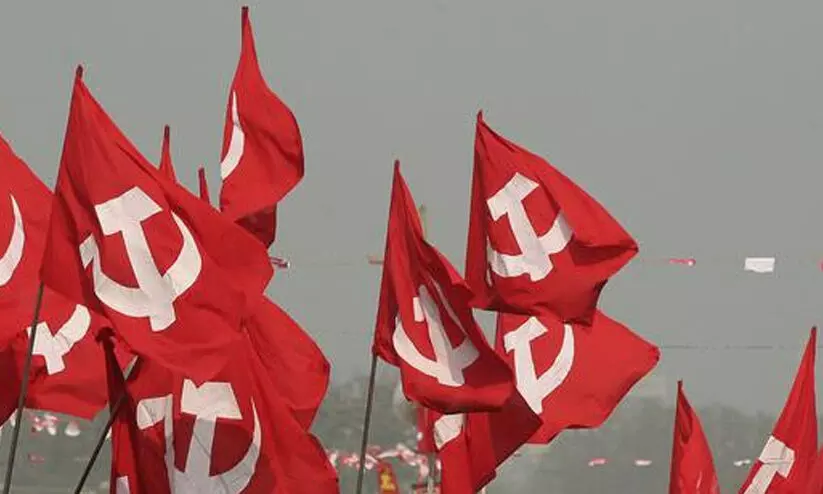 വൈരുധ്യാത്മക ‘വിശ്വാസ’ വാദം; സി.പി.എമ്മിന്   സംഘടന തലത്തിൽ വിശദീകരിക്കേണ്ടിവരും വൈരുധ്യാത്മക ‘വിശ്വാസ’ വാദം; സി.പി.എമ്മിന്   സംഘടന തലത്തിൽ വിശദീകരിക്കേണ്ടിവരും