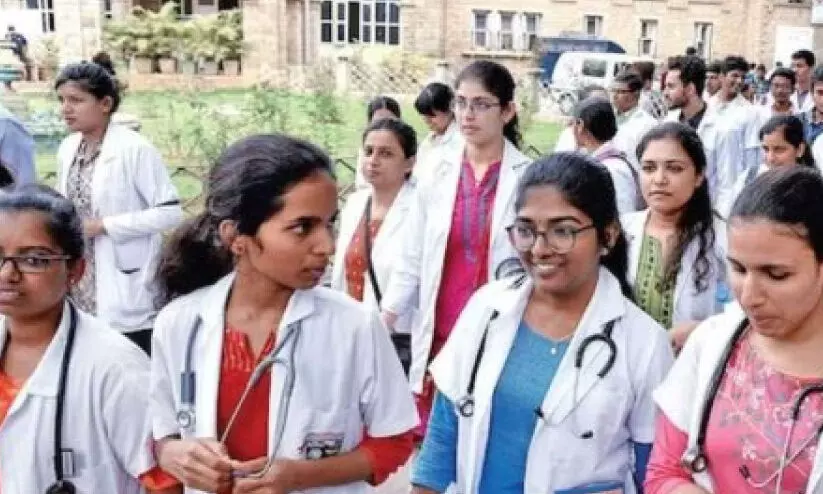 ക​ർ​ണാ​ട​ക​യി​ലെ ഗ​വ. മെ​ഡി​ക്ക​ൽ കോ​ള​ജു​ക​ളി​ൽ 400 മെ​ഡി​ക്ക​ൽ സീ​റ്റ് കൂ​ടി