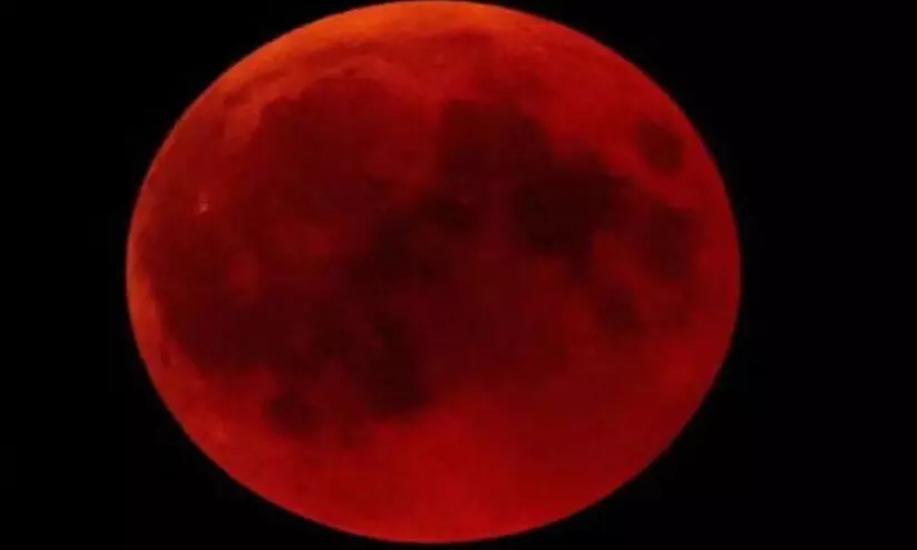 പൂ​ർ​ണ ച​ന്ദ്ര​ഗ്ര​ഹ​ണം കാ​ണാ​ൻ ക​താ​റ​യി​ലും അ​വ​സ​രം