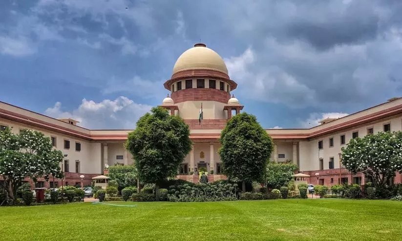 എട്ട് മാസത്തിനുള്ളിൽ പത്തിലധികം കസ്റ്റഡി മരണങ്ങൾ; പൊലീസ് സ്റ്റേഷനുകളിൽ സി.സി.ടി.വി കാമറകൾ പ്രവർത്തനക്ഷമമല്ലാത്തതിൽ  കേസെടുത്ത് സുപ്രീം കോടതി