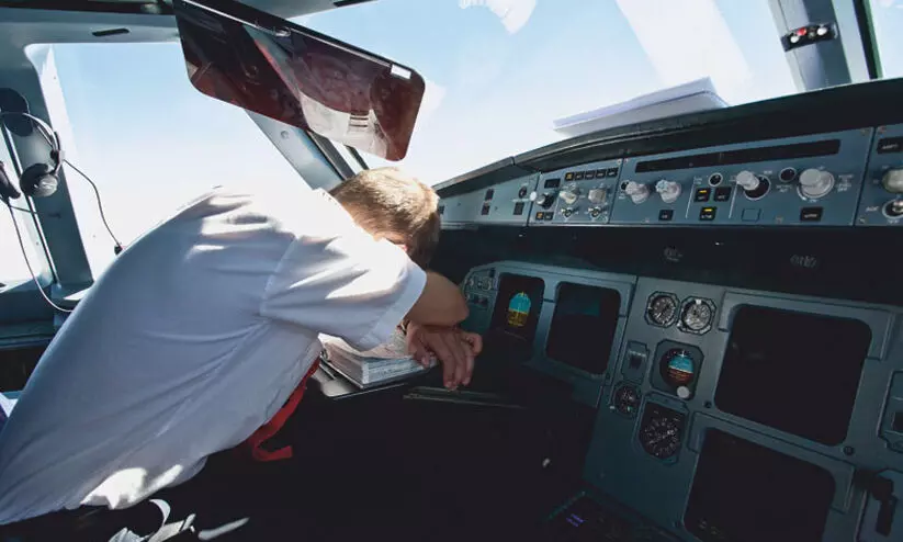 എയർ ഇന്ത്യ അപകടം: എയർലൈൻ ജീവനക്കാരുടെ   ക്ഷീണ സാധ്യകൾ ചെറുക്കാൻ കരട് നിർദേശങ്ങൾ പുറത്തിറക്കി