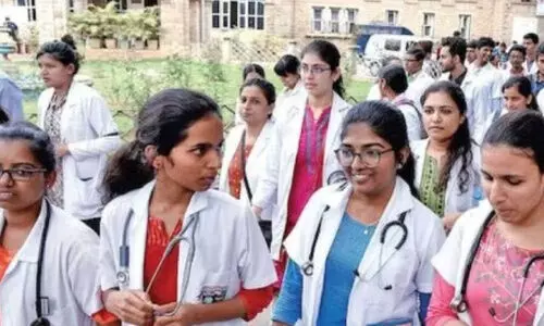 ക​ർ​ണാ​ട​ക​യി​ലെ ഗ​വ. മെ​ഡി​ക്ക​ൽ കോ​ള​ജു​ക​ളി​ൽ 400 മെ​ഡി​ക്ക​ൽ സീ​റ്റ് കൂ​ടി