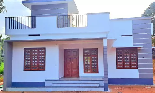 ഉ​രു​ൾ ദു​ര​ന്ത​മു​ഖ​ത്തു​ണ്ടാ​യി​രു​ന്ന യു​വ​തി​ക്ക് വീ​ടൊ​രു​ങ്ങി