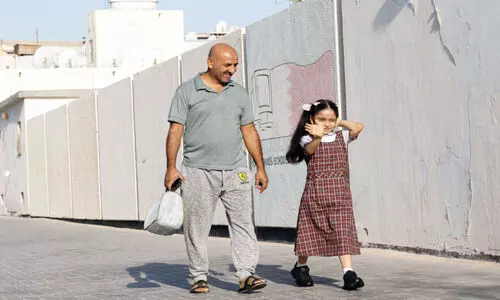 അ​ധ്യ​യ​ന വ​ർ​ഷ​ത്തി​ന് തു​ട​ക്കം; പു​ത്ത​നു​ടു​പ്പും ബാ​ഗും പു​സ്ത​ക​വുമാ​യി വി​ദ്യാ​ർ​ഥി​ക​ളെ​ത്തി