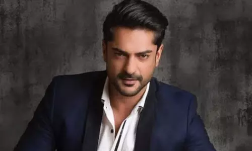 ശുചിമുറിയിൽ വെച്ച് ലൈംഗികമായി പീഡിപ്പിച്ചു; ടെലിവിഷൻ താരം ആശിഷ് കപൂർ അറസ്റ്റിൽ