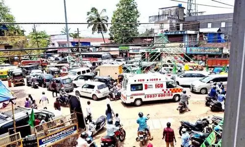 ഗതാഗതക്കുരുക്കിൽ വീർപ്പുമുട്ടി കണ്ണനല്ലൂർ