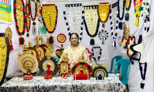 നെ​റ്റി​പ​ട്ട​വും തി​ട​മ്പും നി​ർ​മിച്ച് വി​ജ​യ​ഗാ​ഥ​യി​ൽ വീ​ട്ട​മ്മ