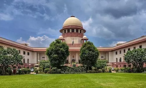 എട്ട് മാസത്തിനുള്ളിൽ പത്തിലധികം കസ്റ്റഡി മരണങ്ങൾ; പൊലീസ് സ്റ്റേഷനുകളിൽ സി.സി.ടി.വി കാമറകൾ പ്രവർത്തനക്ഷമമല്ലാത്തതിൽ  കേസെടുത്ത് സുപ്രീം കോടതി