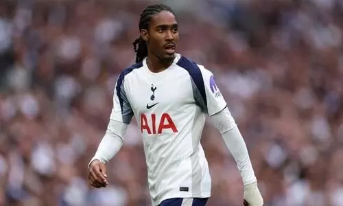 ചരിത്രത്തിലേക്ക് പന്തുതട്ടാൻ ജെഡ് സ്പെൻസ്! ഇംഗ്ലണ്ട് സീനിയർ ടീമിനുവേണ്ടി കളിക്കുന്ന ആദ്യ മുസ്ലിം ഫുട്ബാളറാകാൻ താരം