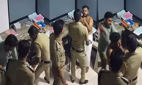 ‘തലച്ചോറിളക്കുന്ന, നെഞ്ചു കലക്കുന്ന ഇടികൾ എന്നെയും കാത്തിരിക്കുന്നെന്ന തിരിച്ചറിവിൽ ഉള്ളു കിടുങ്ങുന്നു’ -പൊലീസ് മർദനത്തിനെതിരെ പൊലീസുകാരന്റെ കുറിപ്പ്