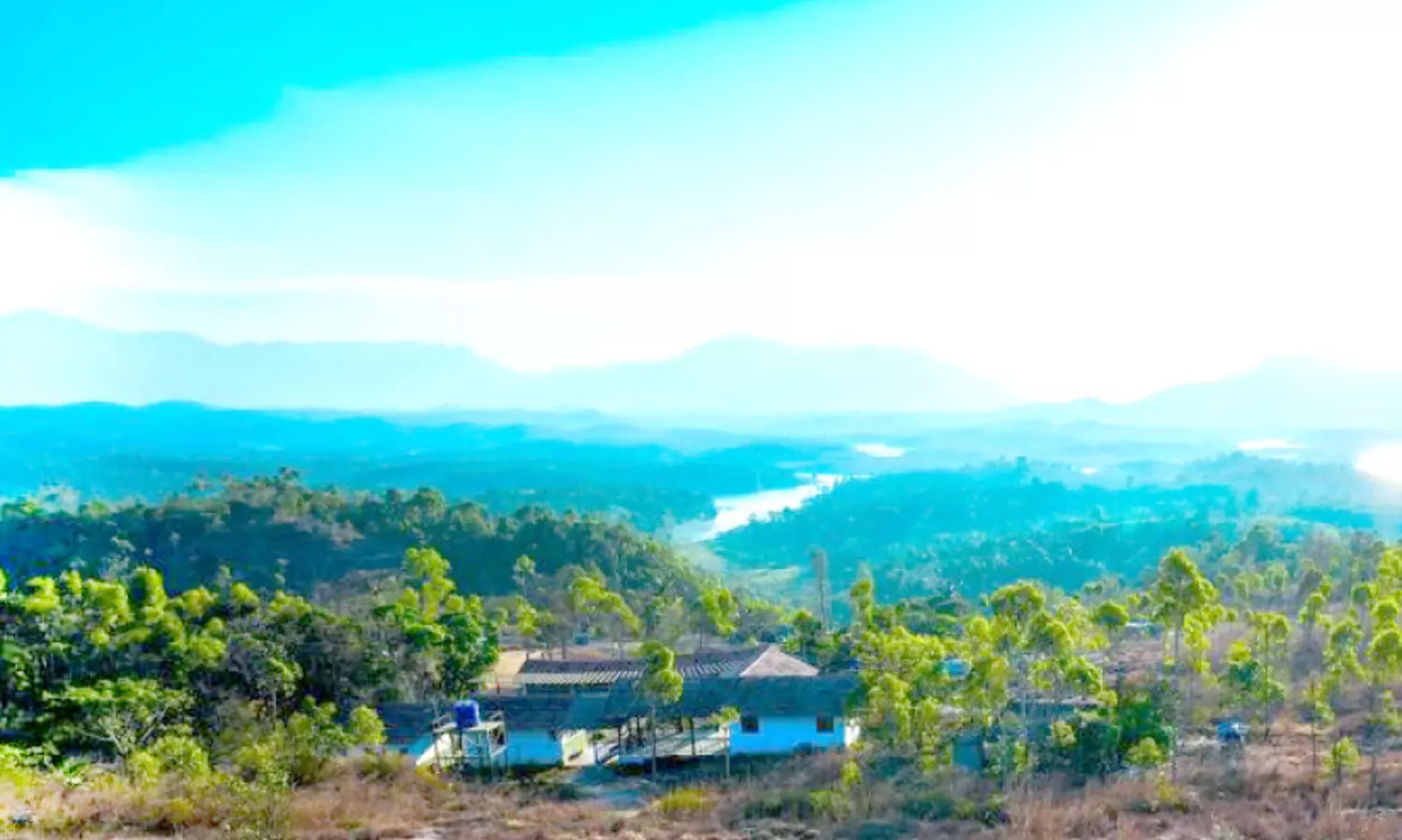 വൈ​ബാ​ണ് ചു​ര​ത്തി​ന് മു​ക​ളി​ൽ