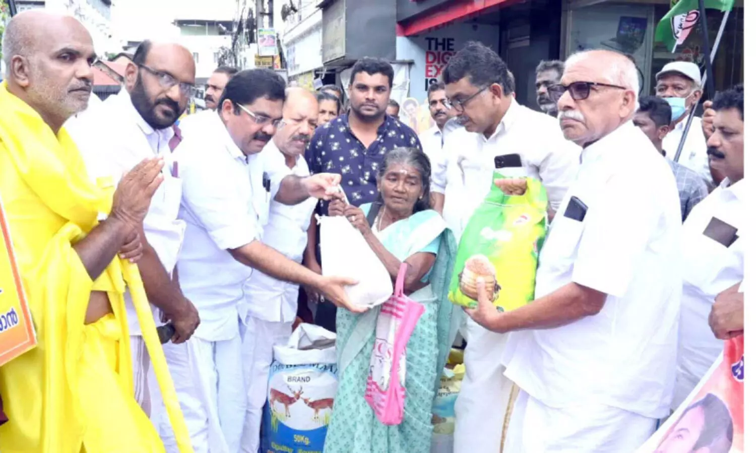 മാസങ്ങൾ കഴിഞ്ഞിട്ടും കുടിശ്ശിക ബാക്കി; ജനകീയ പ്രതിരോധവുമായി നെൽ കർഷകർ