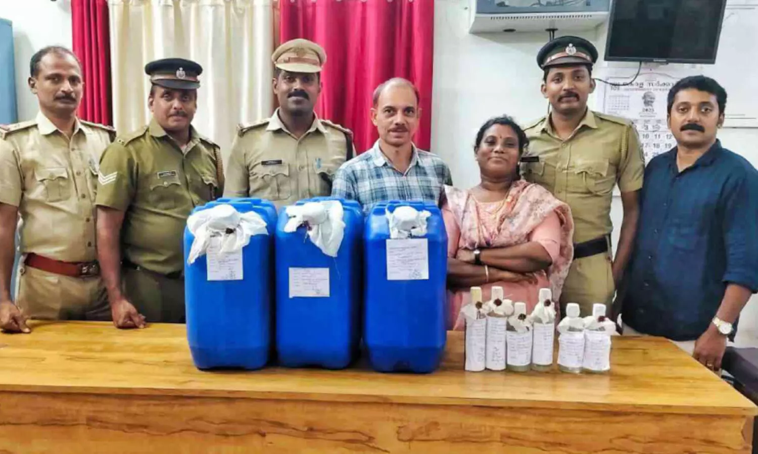 എ​ക്സൈ​സി​ന്‍റെ ഓ​ണം സ്പെ​ഷ​ൽ പ​രി​ശോ​ധ​ന; 95 ലി​റ്റ​ർ ചാ​രാ​യം പി​ടി​ച്ചു