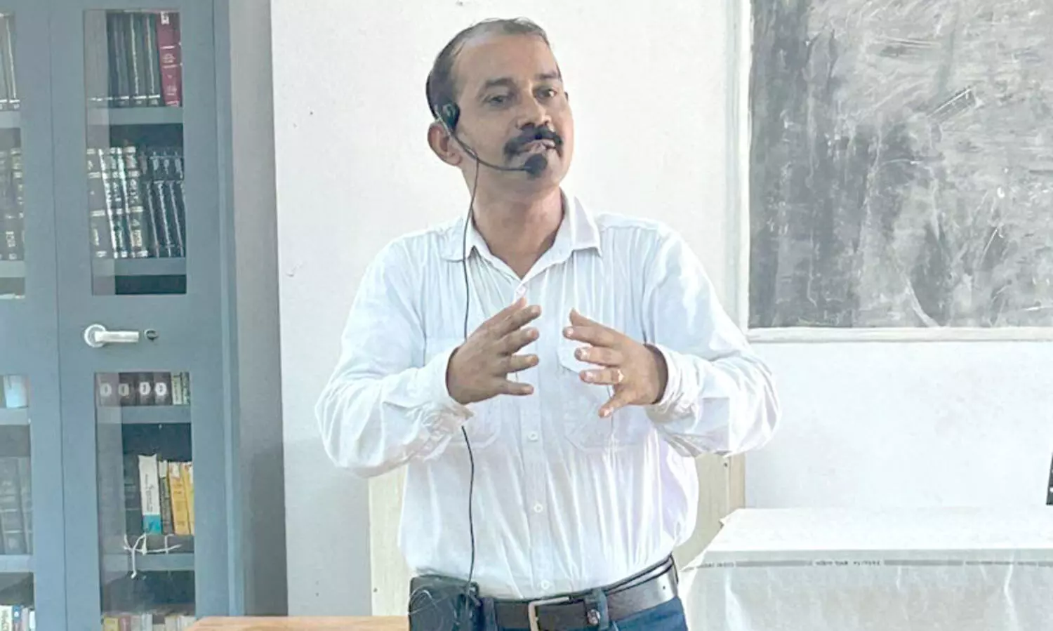 അധ്യാപനം ആത്മസമർപ്പണമാക്കി മദനൻ മാഷ്...; പാലിച്ചത് പിതാവിന് നല്‍കിയ വാക്ക്