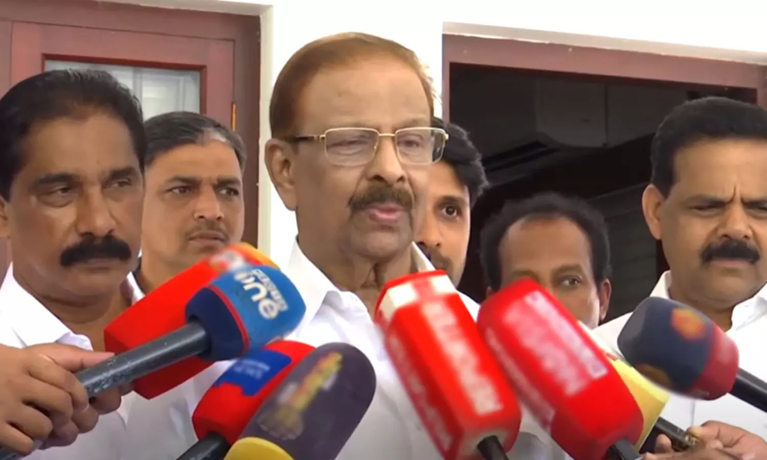 വി.ഡി. സതീശൻ മുഖ്യമന്ത്രിക്കൊപ്പം സദ്യ കഴിച്ചത് ശരിയായില്ല, മോശമായിപ്പോയി -കെ. സുധാകരൻ