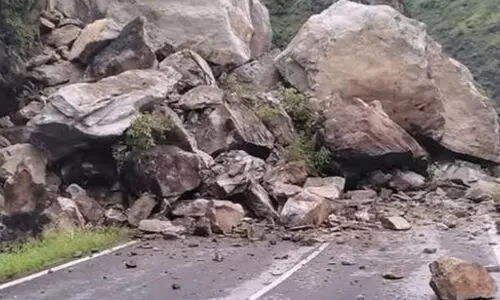 ഹിമാചൽ പ്രദേശിൽ മണ്ണിടിച്ചിൽ; മൂന്ന് മരണം, അഞ്ച് പേരെ കാണാനില്ല