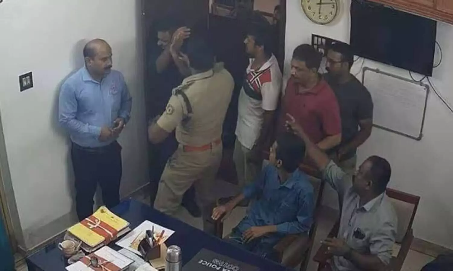 തല്ലിന് പിന്നാലെ ലോക്കപ്പിലിട്ട് ഭീഷണിയും പണം തട്ടലും:  പീച്ചി സ്റ്റേഷൻ മർദനത്തിൽ കുറ്റക്കാരായ പൊലീസുകാരെ പുറത്താക്കുന്നത് വരെ പോരാട്ടമെന്ന് ഔസേപ്പ്