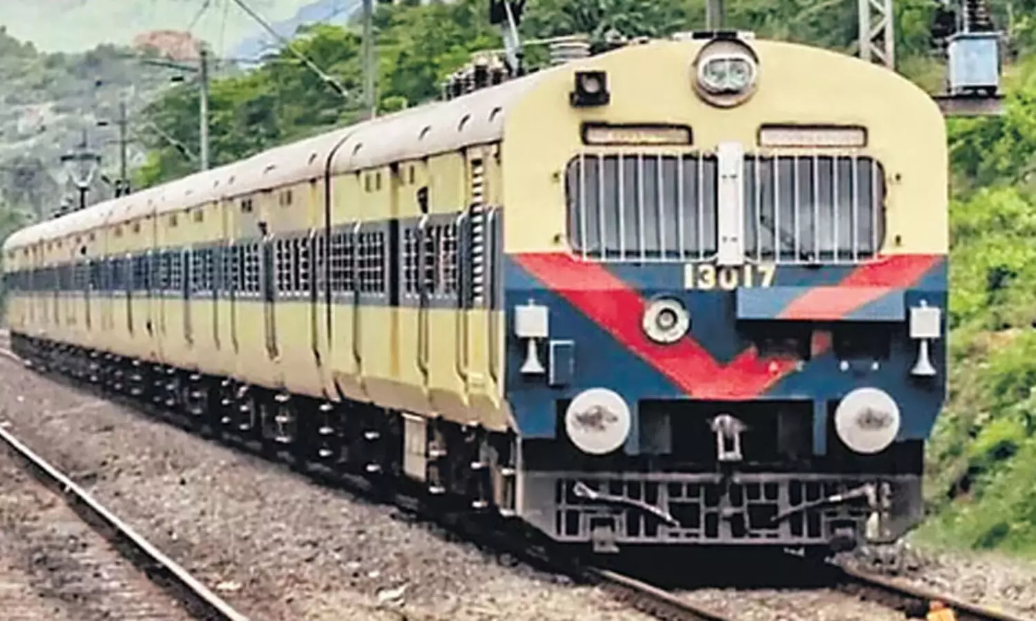 എറണാകുളം മെമുവിൽ കാലുകുത്താനിടമില്ല; കോച്ചുകൾ അനുവദിക്കുന്നതിൽ ഇരട്ടത്താപ്പ്