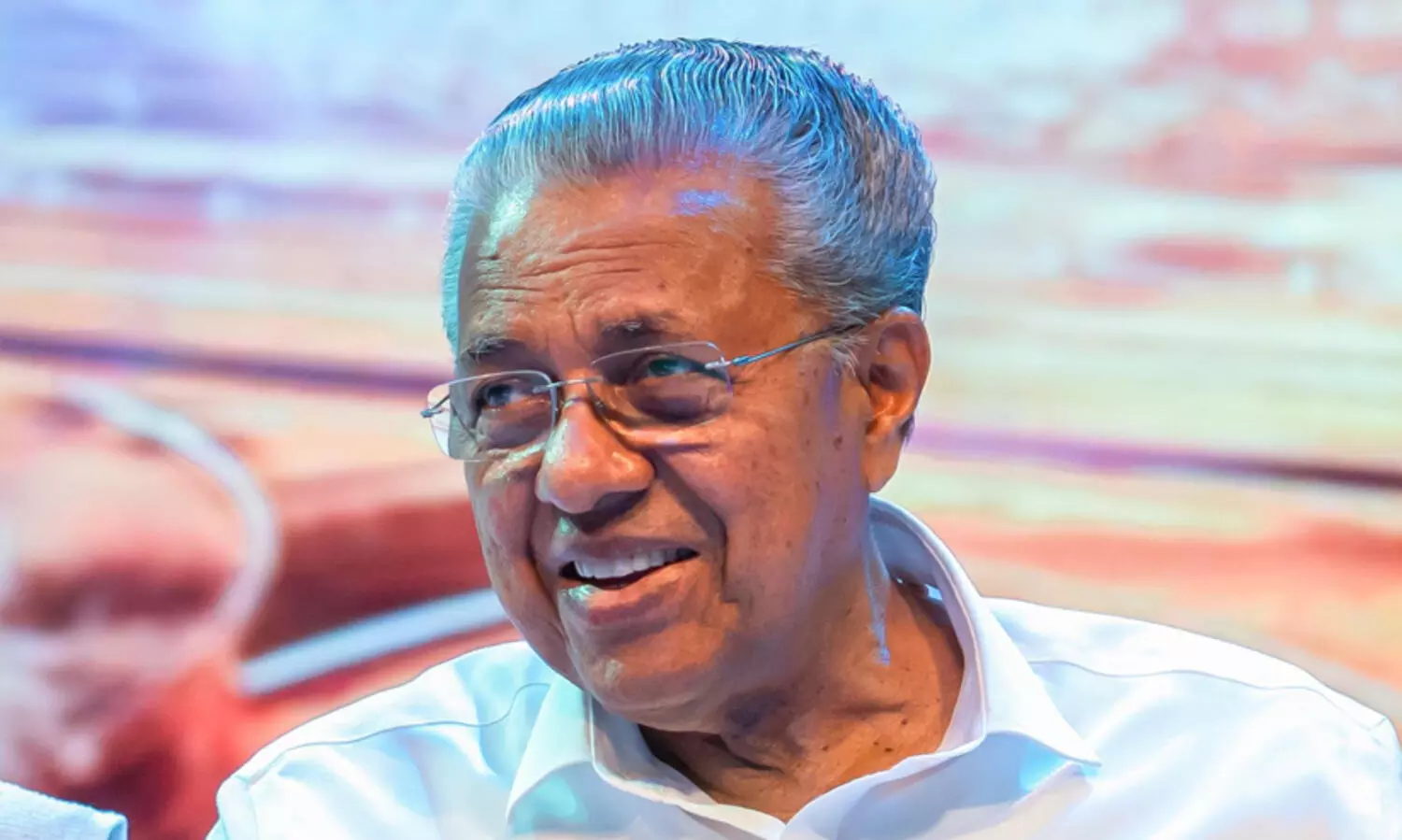 ശ്രീനാരായണ ഗുരുവിനെ സ്വന്തമാക്കാൻ വർഗീയ ശക്തികൾ ശ്രമിക്കുന്നു, മനുഷ്യത്വത്തെക്കാൾ വലുതാണ് ജാതിയെന്ന് പ്രചരിപ്പിക്കുന്നു -മുഖ്യമന്ത്രി