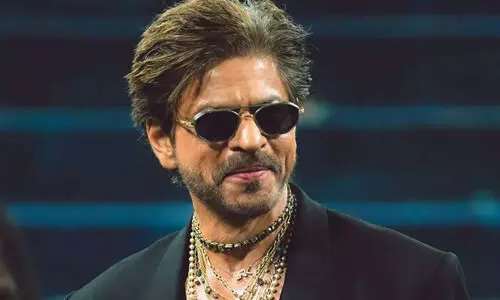 പ​രീ​ക്ഷ എ​ഴു​താ​തെ ഇ​റ​ങ്ങി​പ്പോ​ന്ന ഷാ​റൂ​ഖ്