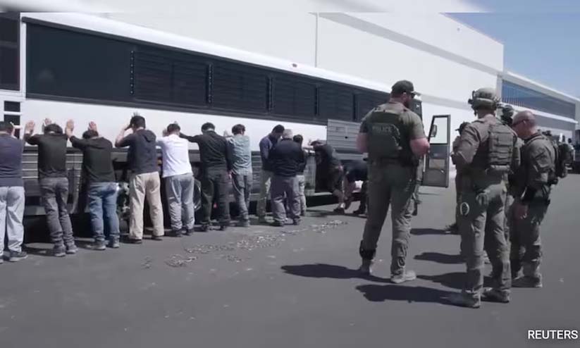 ഹ്യുണ്ടായ് പ്ളാന്റിലേക്ക് ഇരച്ചുകയറി യു.എസ് ഉദ്യോഗസ്ഥർ; 475 പേർ അറസ്റ്റിൽ, നടപടി കുടിയേറ്റ വിരുദ്ധ നീക്കത്തിന്റെ ഭാഗമെന്ന് വിശദീകരണം