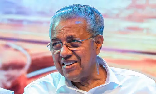 ശ്രീനാരായണ ഗുരുവിനെ സ്വന്തമാക്കാൻ വർഗീയ ശക്തികൾ ശ്രമിക്കുന്നു, മനുഷ്യത്വത്തെക്കാൾ വലുതാണ് ജാതിയെന്ന് പ്രചരിപ്പിക്കുന്നു -മുഖ്യമന്ത്രി