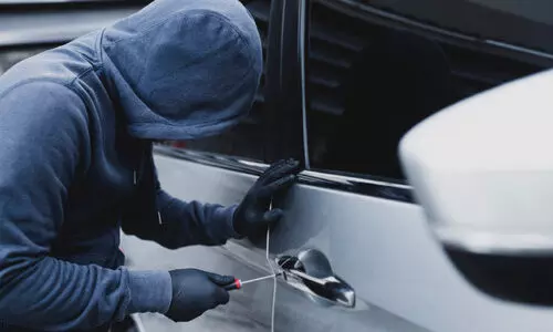 പണം പിൻവലിക്കുന്നവരെ ലക്ഷ്യമിട്ട് തട്ടിപ്പ്; നാലു പ്രവാസികൾ പിടിയിൽ