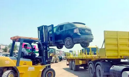 Unauthorized car sheds removed, abandoned vehicles seized Unauthorized car sheds removed, abandoned vehicles seized