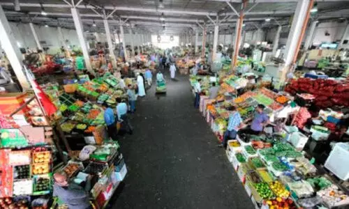 മ​നാ​മ സെ​ൻ​ട്ര​ൽ മാ​ർ​ക്ക​റ്റി​ൽ അ​റ്റ​കു​റ്റ​പ്പ​ണി​ ആ​രം​ഭി​ച്ചു